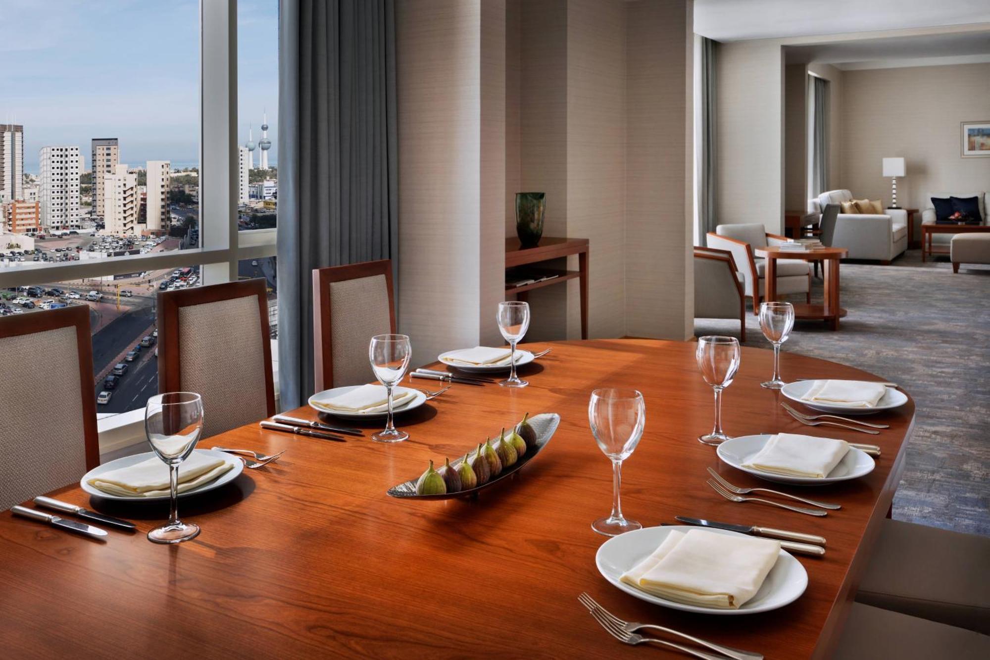 Courtyard By Marriott Kuwait City Ngoại thất bức ảnh