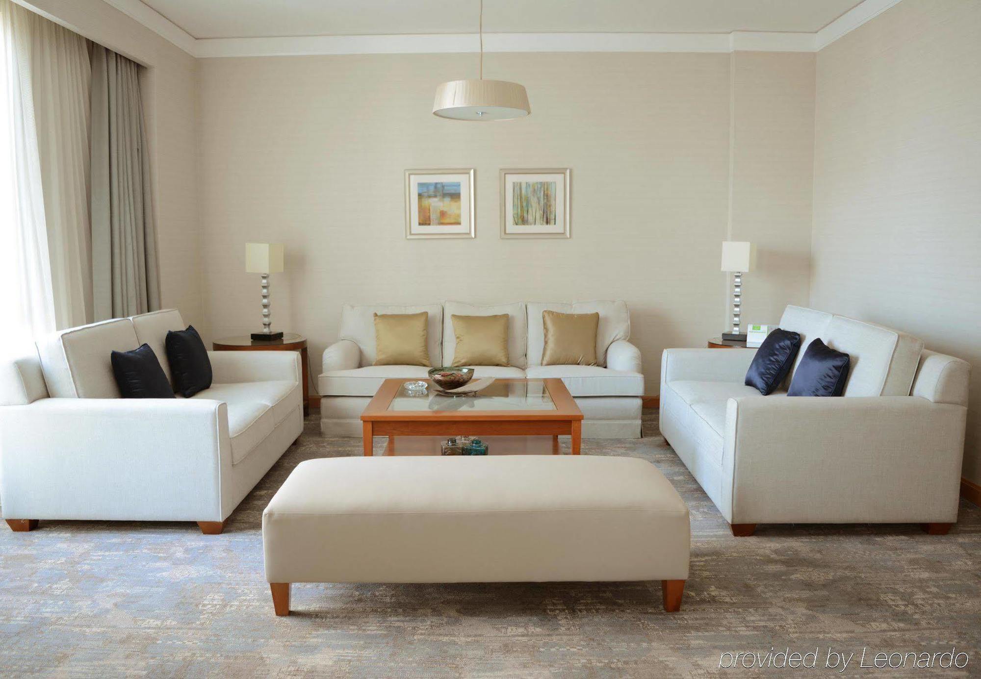 Courtyard By Marriott Kuwait City Ngoại thất bức ảnh