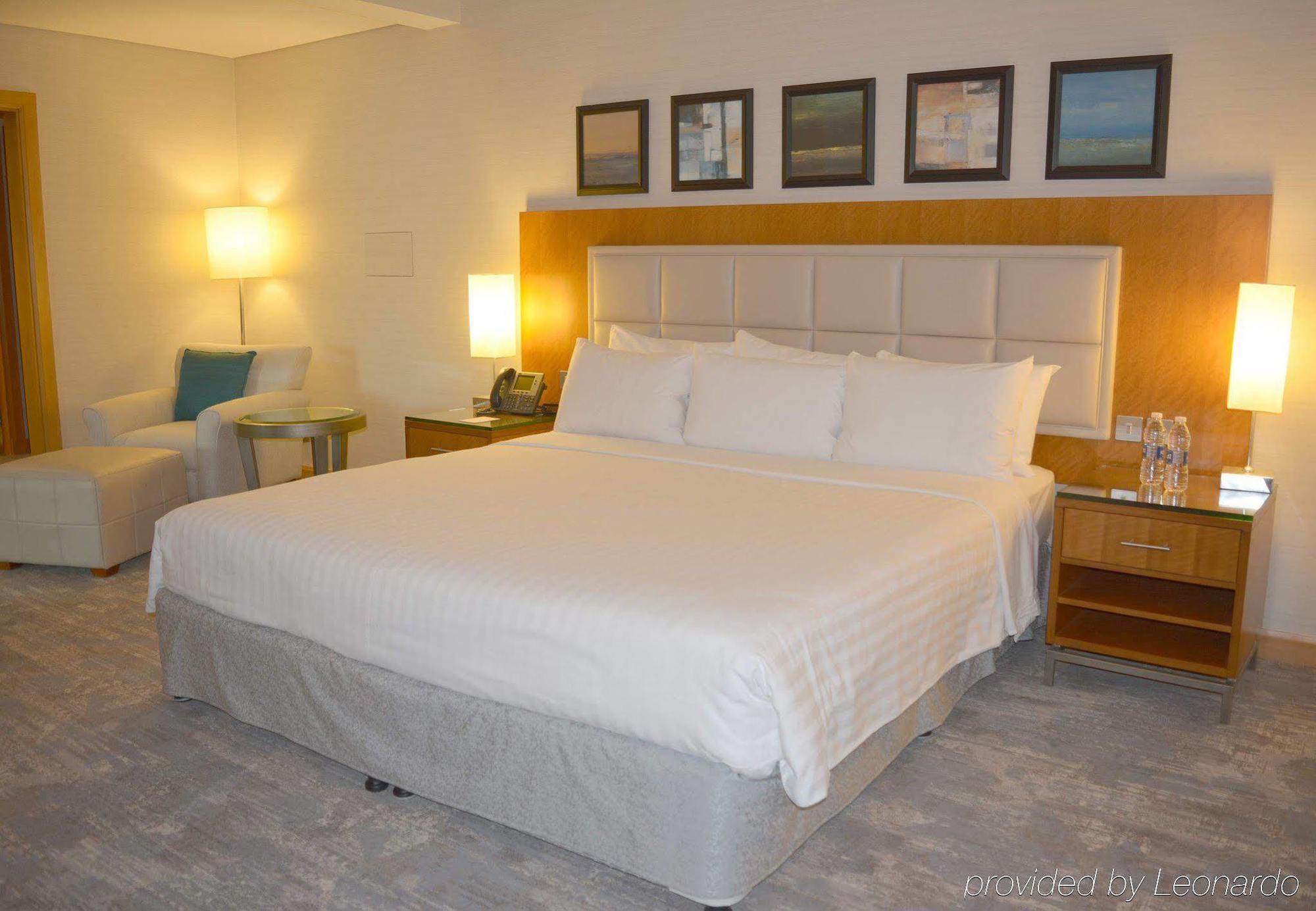 Courtyard By Marriott Kuwait City Ngoại thất bức ảnh