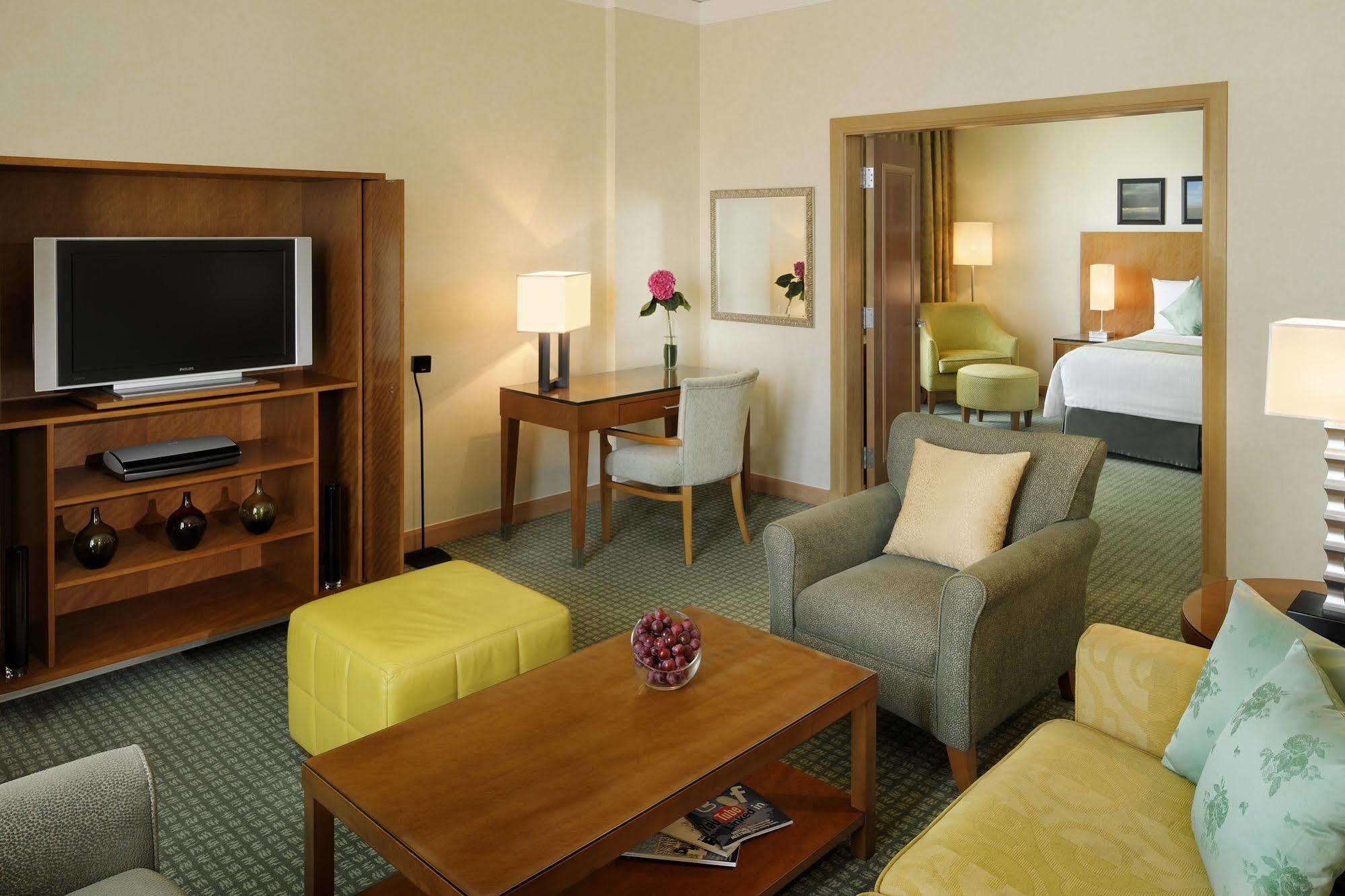 Courtyard By Marriott Kuwait City Ngoại thất bức ảnh