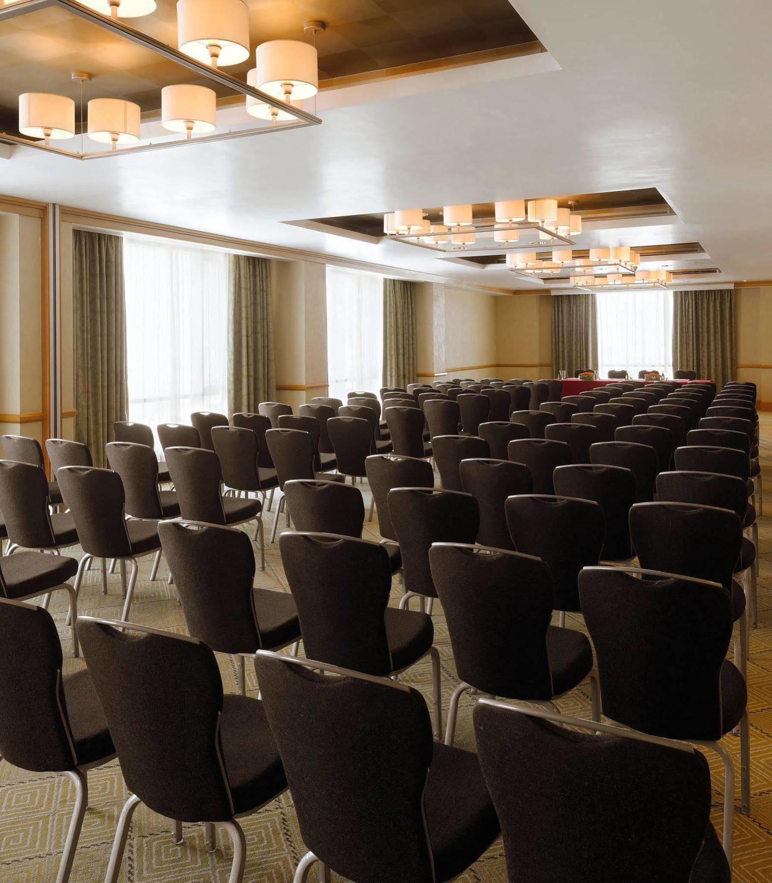 Courtyard By Marriott Kuwait City Ngoại thất bức ảnh