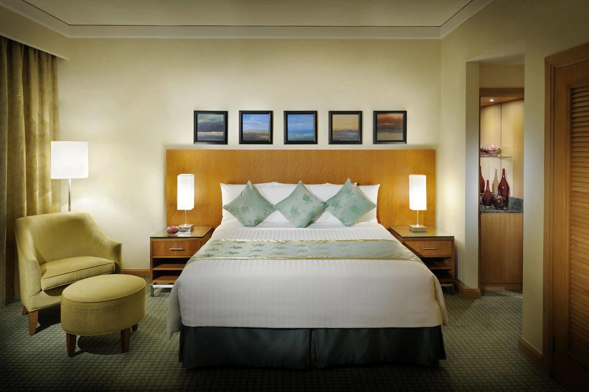 Courtyard By Marriott Kuwait City Ngoại thất bức ảnh